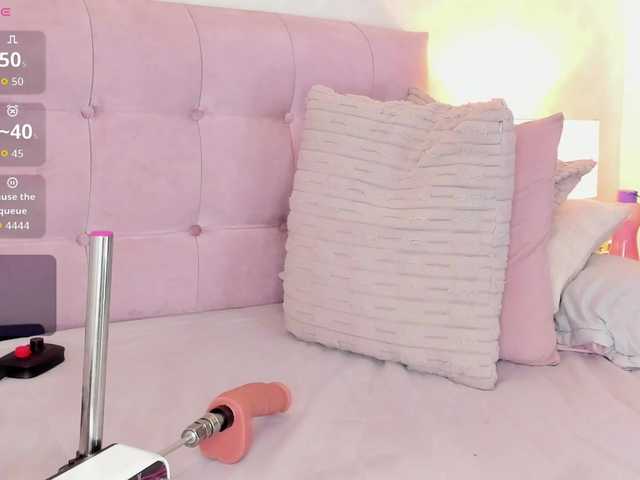Kimiekaboom live cam on BongaCams