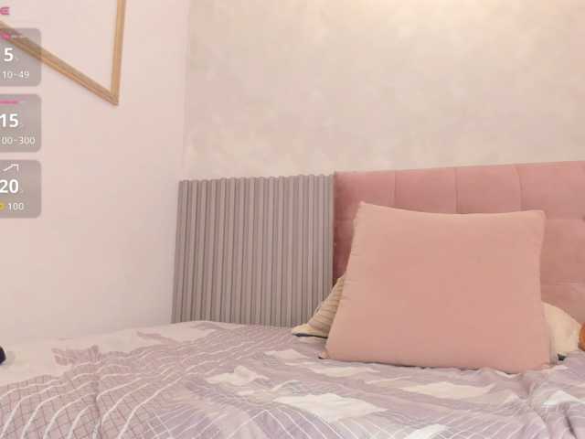 Kimiekaboom live cam preview