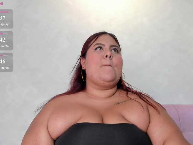 Kimiekaboom live webcam show
