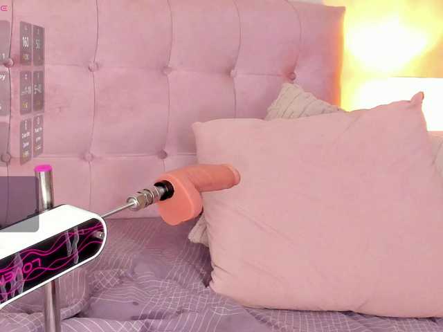 Kimiekaboom live cam on BongaCams