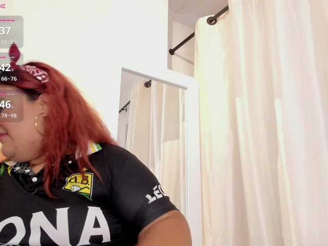 Kimiekaboom live webcam show
