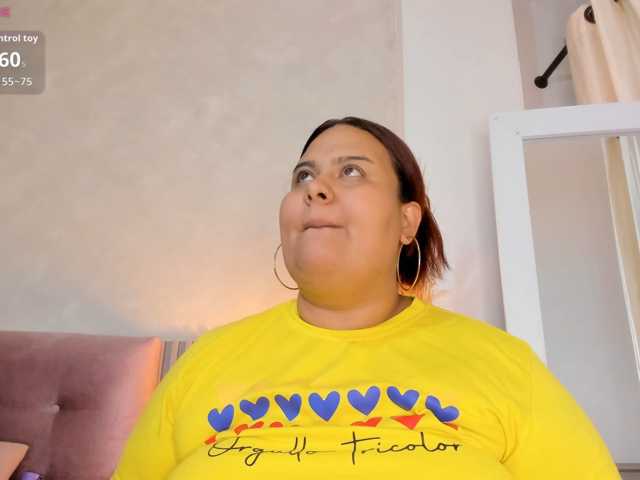 Kimiekaboom live cam on BongaCams