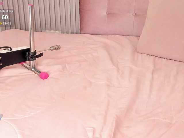Kimiekaboom live cam on BongaCams