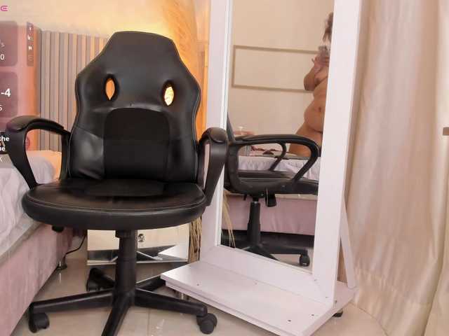 Kimiekaboom live cam preview