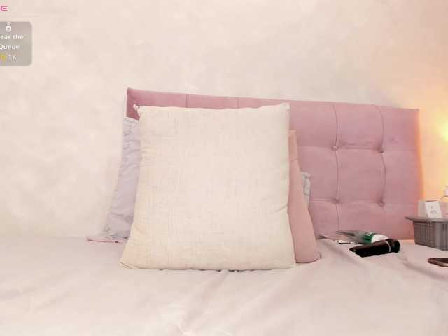 Kimiekaboom live cam on BongaCams