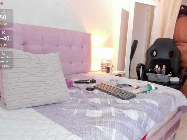 Kimiekaboom live cam on BongaCams