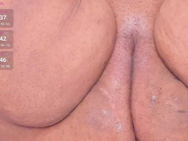 Kimiekaboom live cam on BongaCams