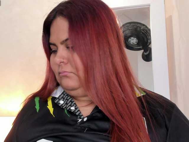 Kimiekaboom live cam on BongaCams