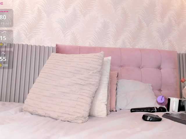 Kimiekaboom live cam on BongaCams