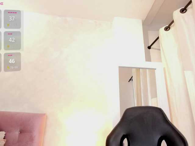 Kimiekaboom live webcam show