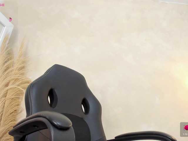 Kimiekaboom live cam on BongaCams