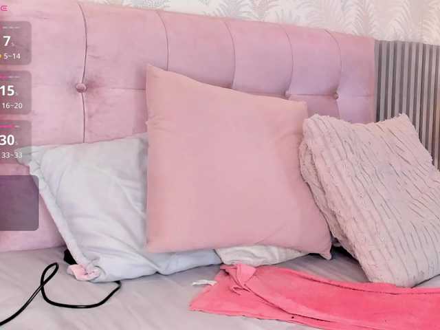 Kimiekaboom live cam on BongaCams