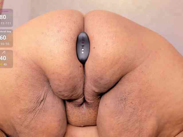 Kimiekaboom webcam