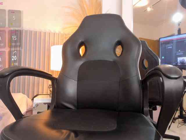 Kimiekaboom webcam