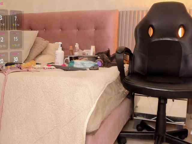 Kimiekaboom webcam
