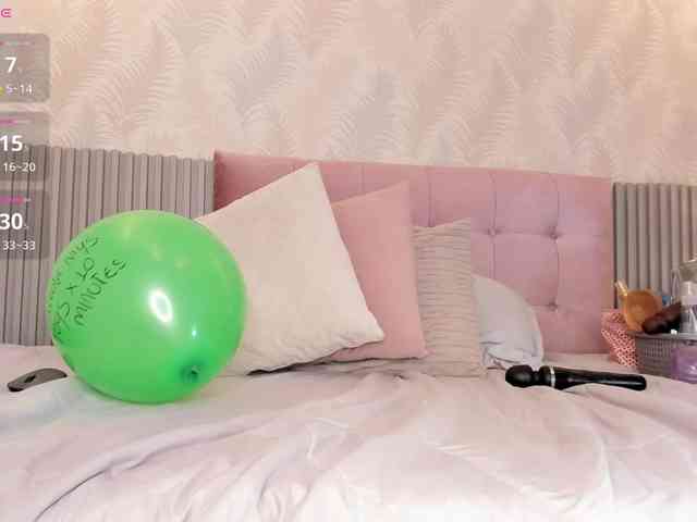Kimiekaboom webcam