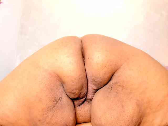 Kimiekaboom webcam