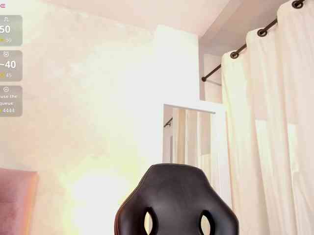 Kimiekaboom webcam
