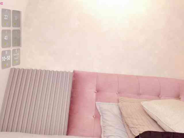 Kimiekaboom webcam