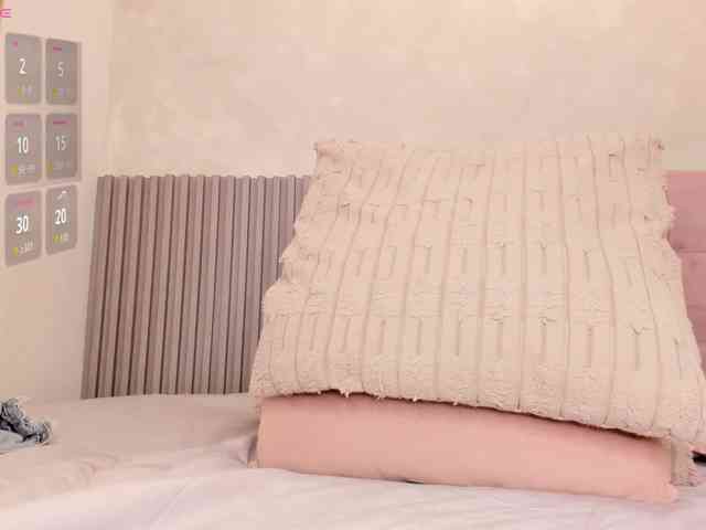 Kimiekaboom webcam
