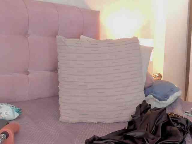 Kimiekaboom webcam