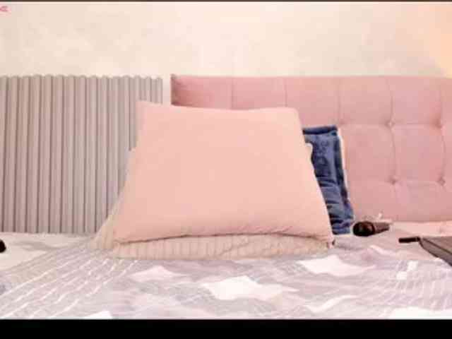 Kimiekaboom webcam
