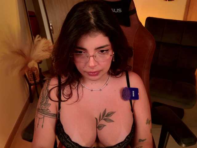 LisaMonroe live cam preview