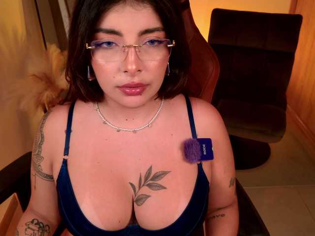 LisaMonroe live cam on BongaCams