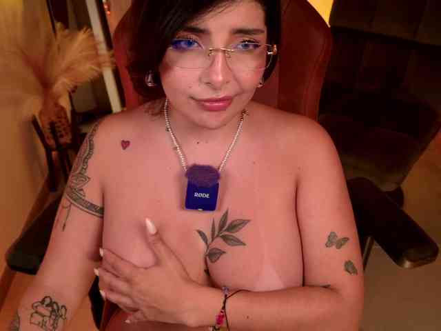 LisaMonroe webcam