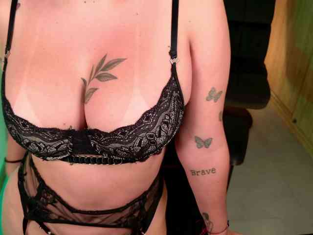 LisaMonroe webcam