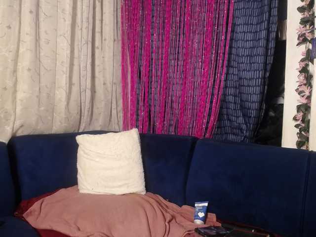 crystalbee live cam on BongaCams