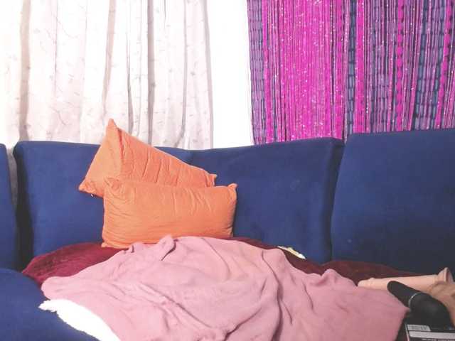 crystalbee live cam on BongaCams