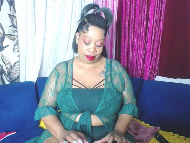crystalbee live webcam show