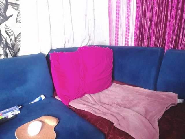 crystalbee live cam on BongaCams
