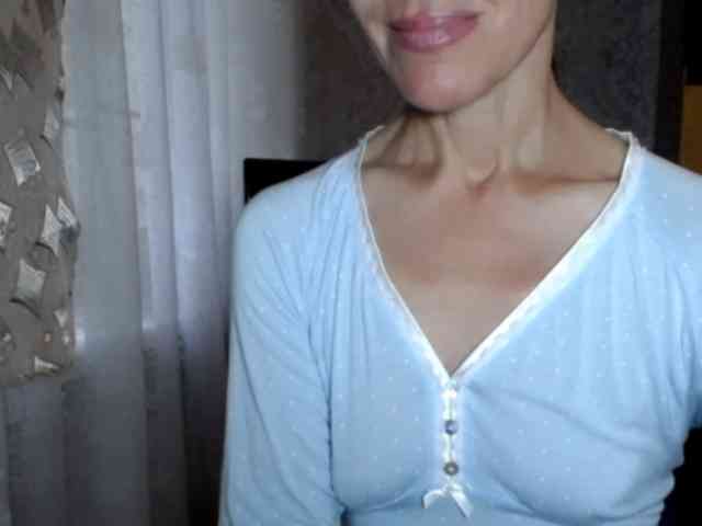 LadyL09 webcam