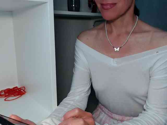 LadyL09 webcam