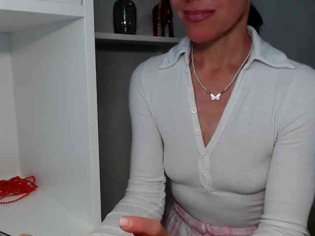 LadyL09 webcam