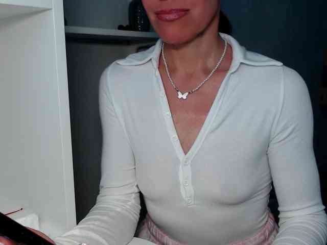 LadyL09 webcam