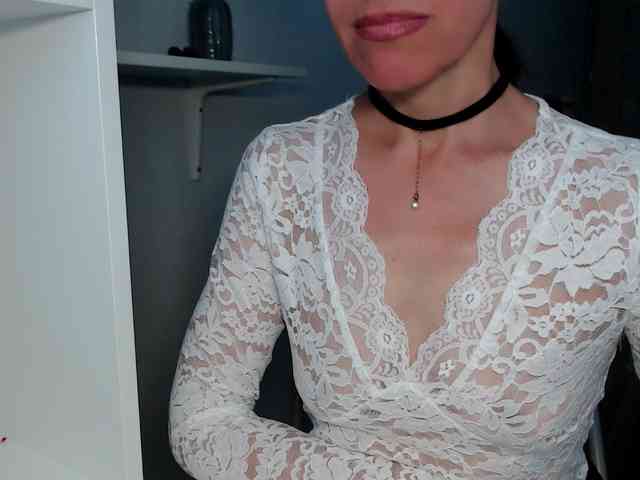 LadyL09 webcam