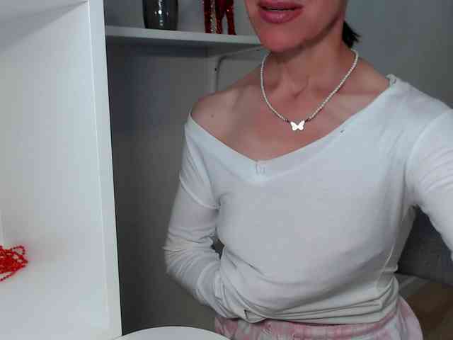 LadyL09 webcam