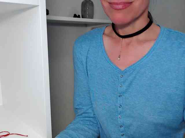 LadyL09 webcam