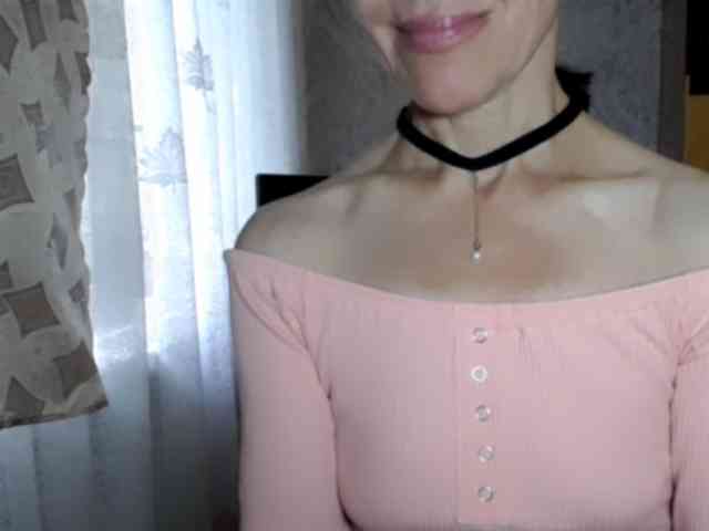 LadyL09 webcam