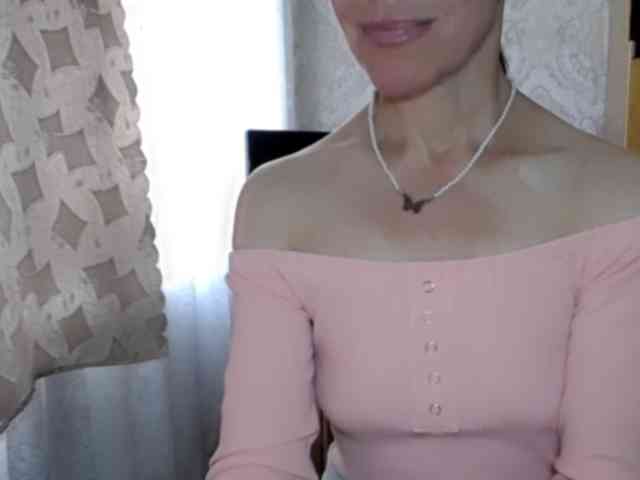 LadyL09 webcam