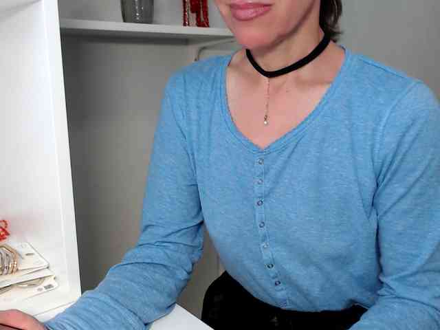 LadyL09 webcam