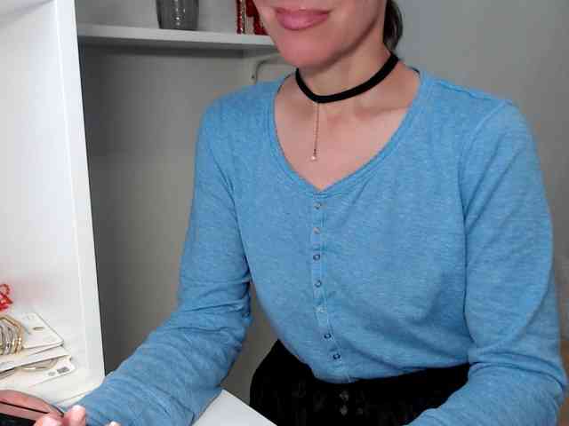 LadyL09 webcam