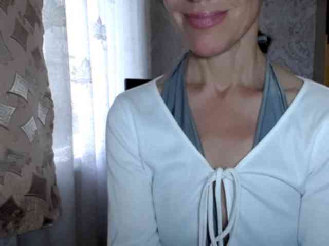 LadyL09 webcam