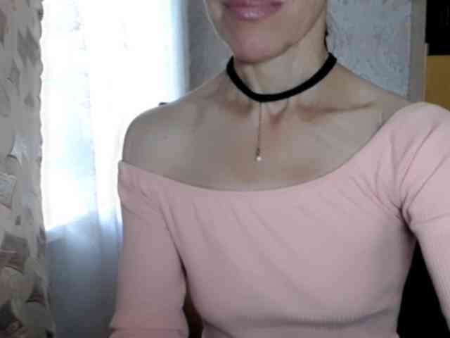 LadyL09 webcam