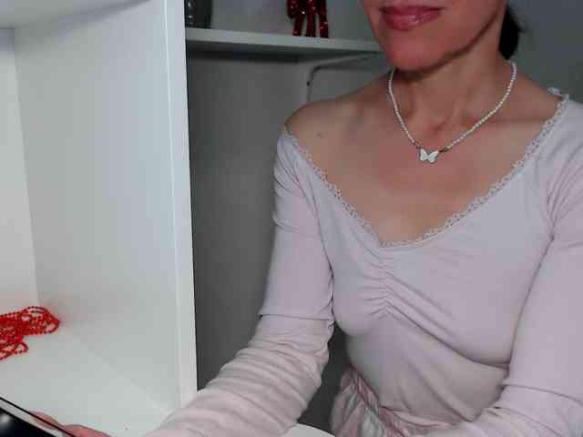 LadyL09 webcam