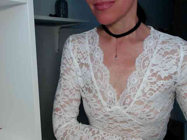 LadyL09 webcam