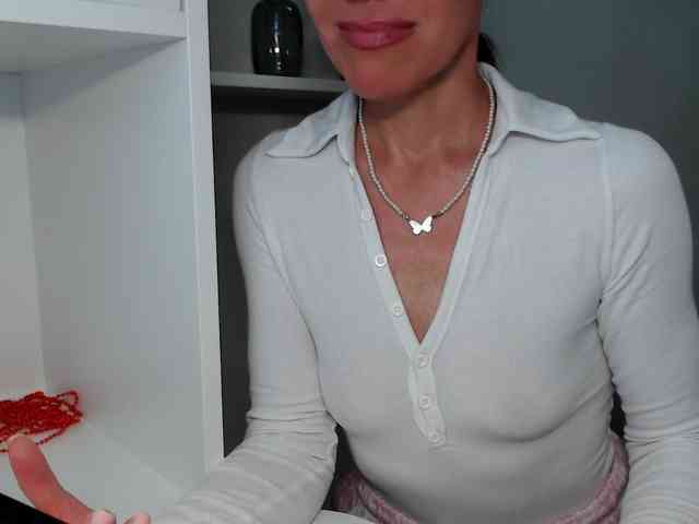 LadyL09 webcam
